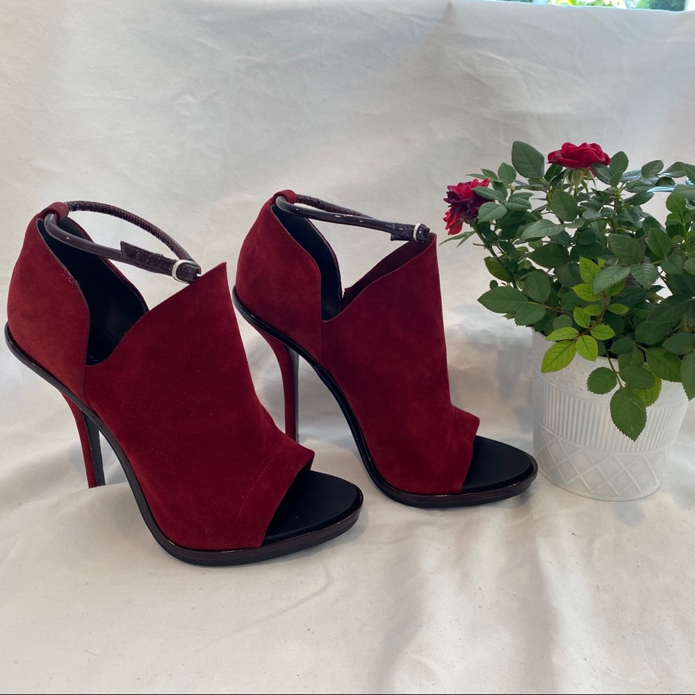 New Balenciaga red ‘Glove’ suede sandal, size 39